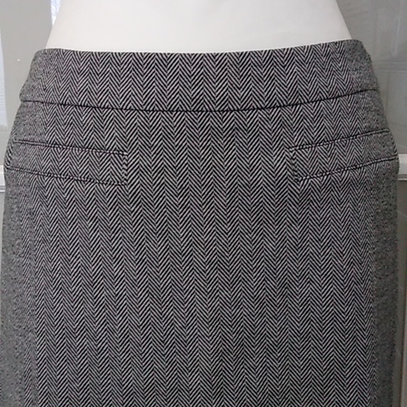 Talbots Petites Black and White Herringbone Stretch Skirt - 6P - Picture 5 of 13